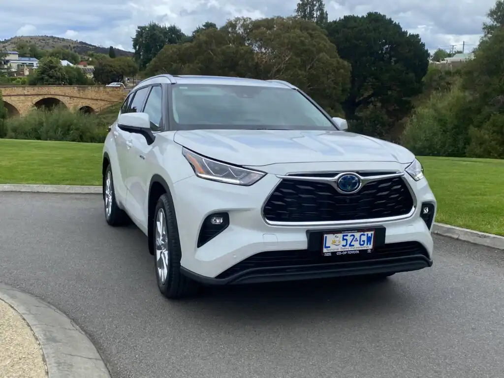 Hire Car Hobart in Richmond Tasmania